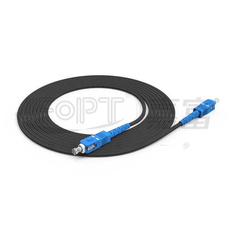 Chaqueta protegida apretada interior de la fibra LSZH del cable de descenso de FTTH que dobla la curva resistente de la fibra insensible