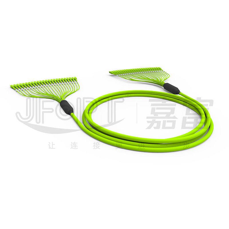 El cable de fribra óptica pre terminado 24 del paquete quita el corazón a la chaqueta de PVC con varios modos de funcionamiento OM5 los 0.5m que ramifican con SC/APC