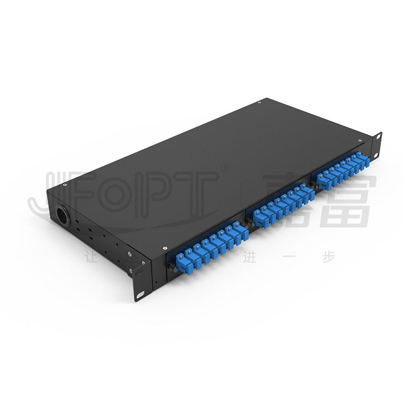 Panel de parche de fibra de acero laminado en frío 24 fibras de capacidad de 19 pulgadas montado en bastidor con bandeja de ranuras 12/24 SC / LC / FC / ST ODF fijo